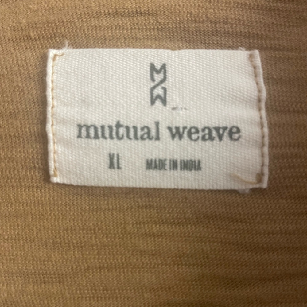 Mutual Weave XL Short Sleeve Button Front Shirt in a tan brindle color. Like New - Picture 6 of 7